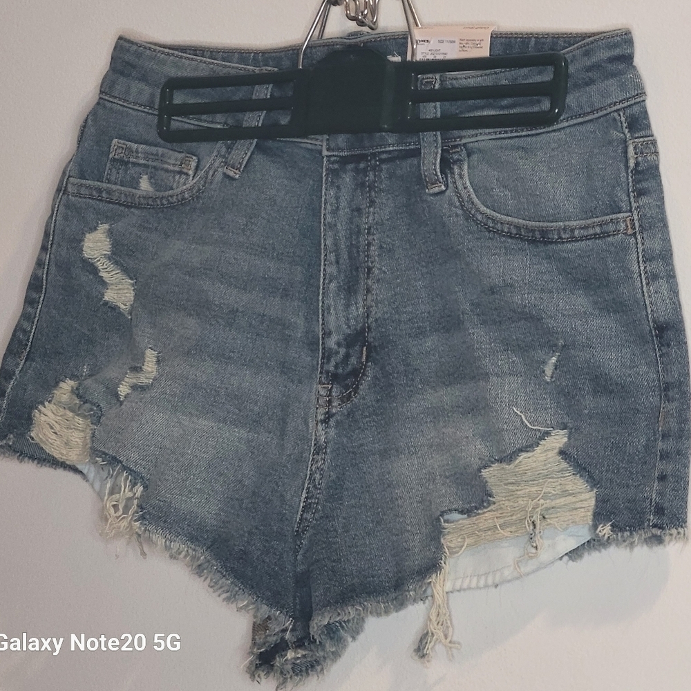 SO (GOOD FOR LIFE), light blue, distressed denim cutoff shorts. SZ 11/30. NWT.